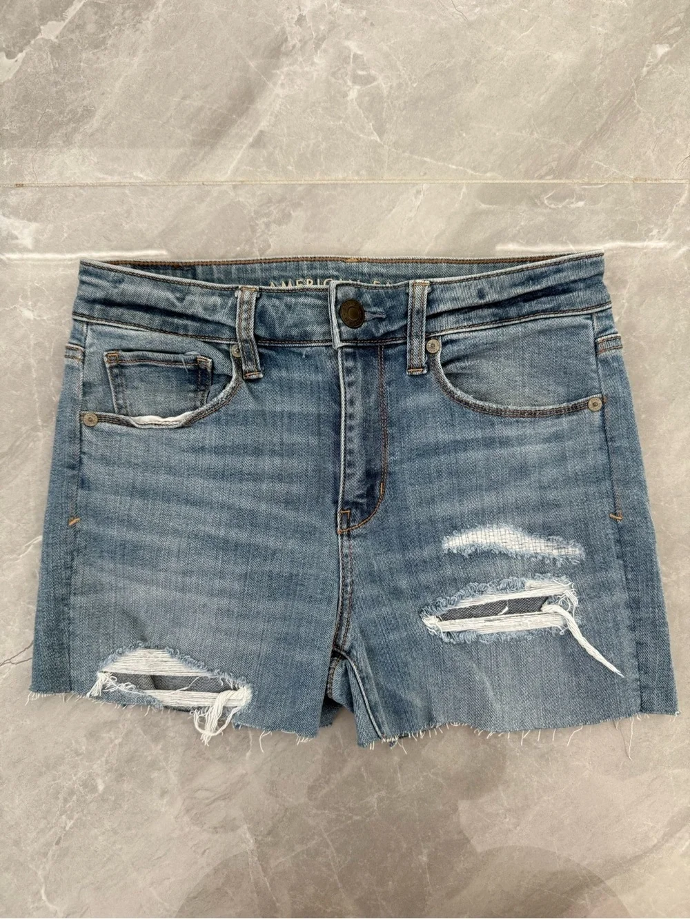 Women’s American Eagle Hi-Rise Super Stretch Hand Cut Off Shorts Distressed 4